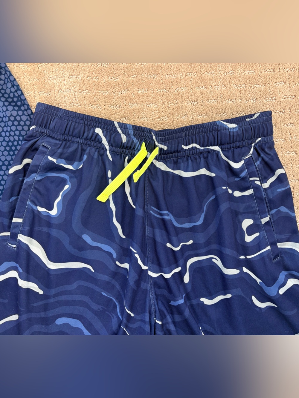 Boys XL Set of UA Under Armour Shorts and T-Shirt Lot Athletic Wear EUC Lot of 2 - Picture 5 of 7